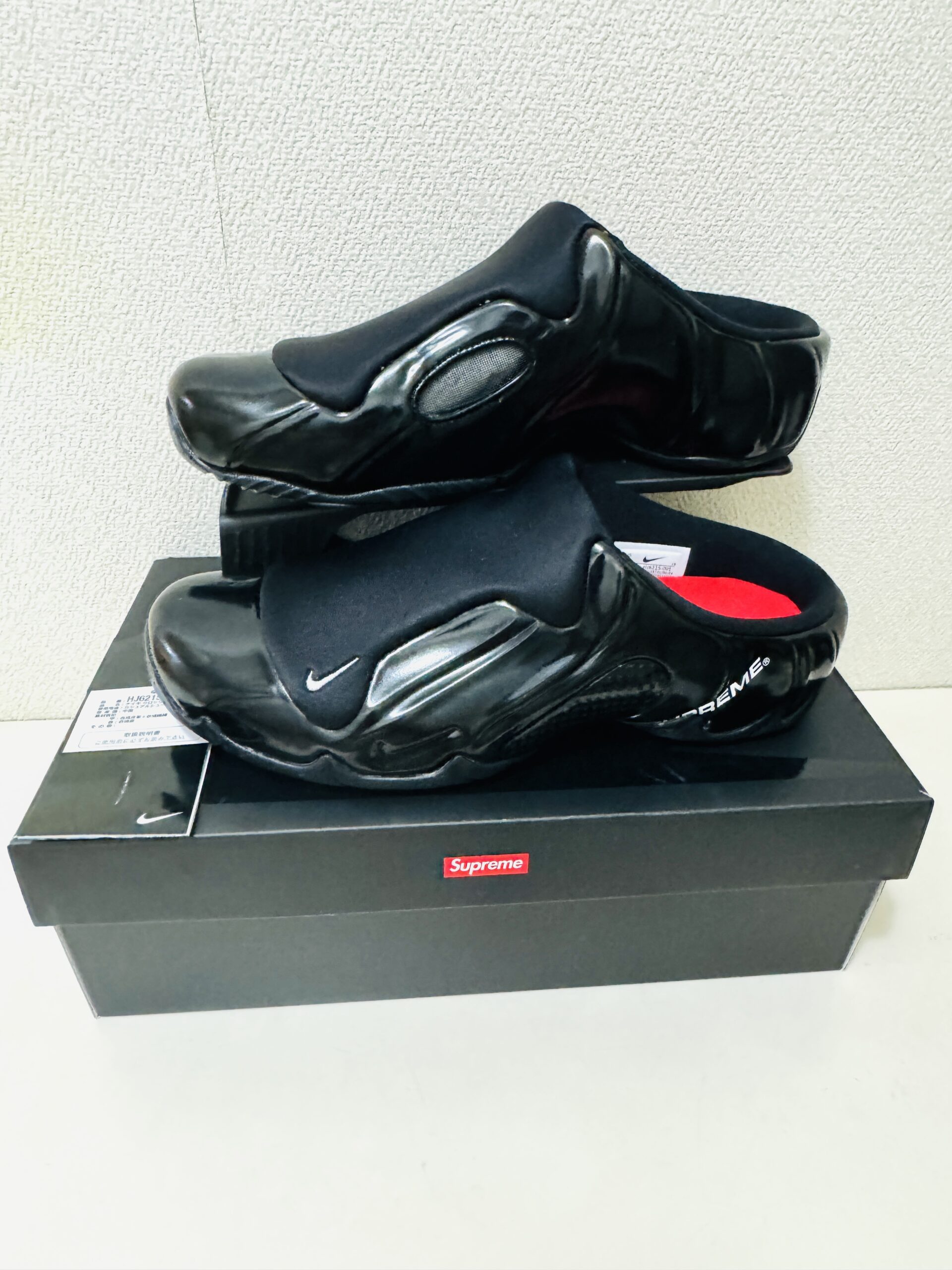 Supreme × Nike Clogposite SP Black FW24 Week3の正面画像