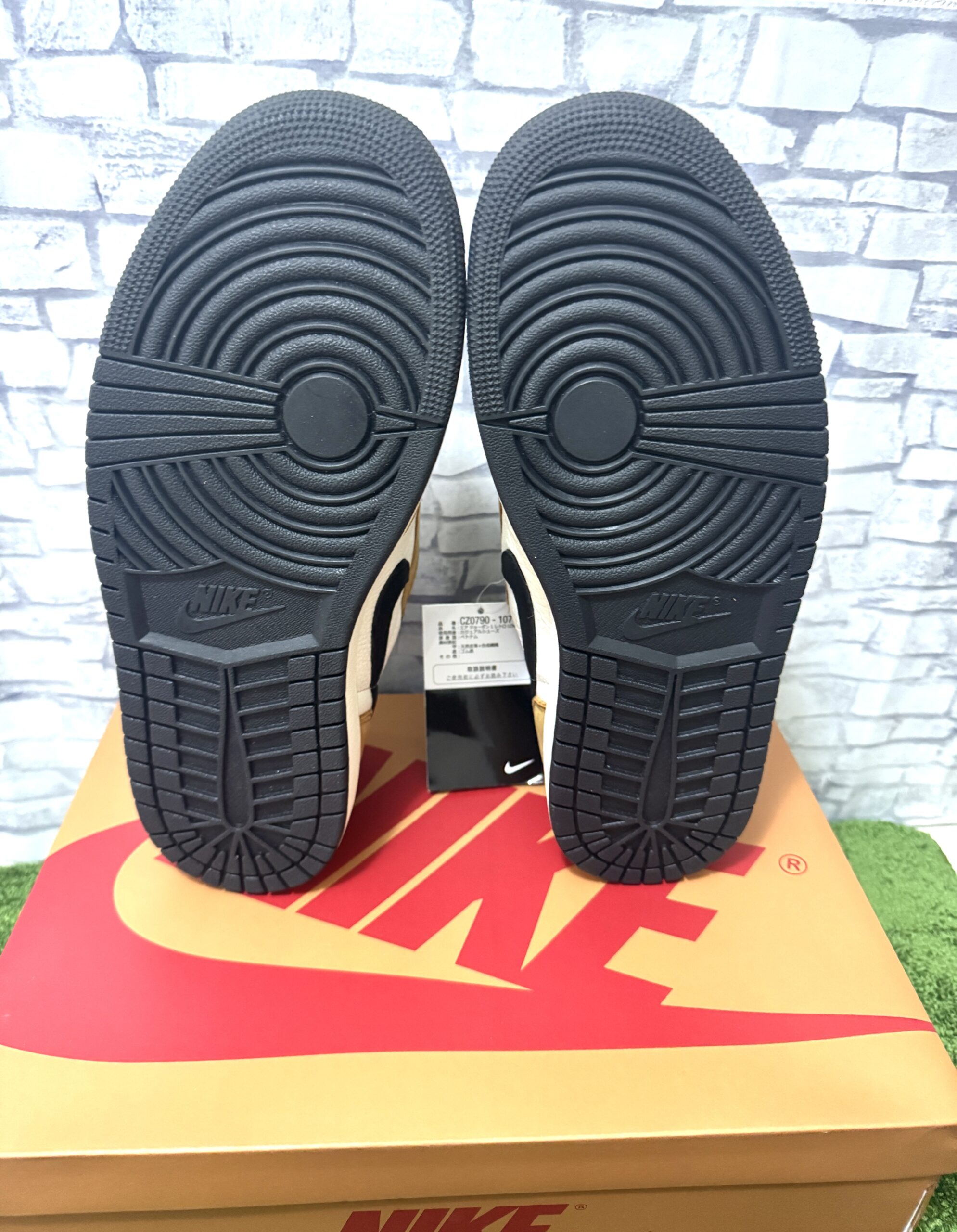 Nike Air Jordan 1 Low OG Rookie of the Year/Sail and Golden Harvest(ナイキ エアジョーダン1 ロー OG ルーキー オブ ザ イヤー/セイル アンド ゴールデン ハーベスト)のソール画像
