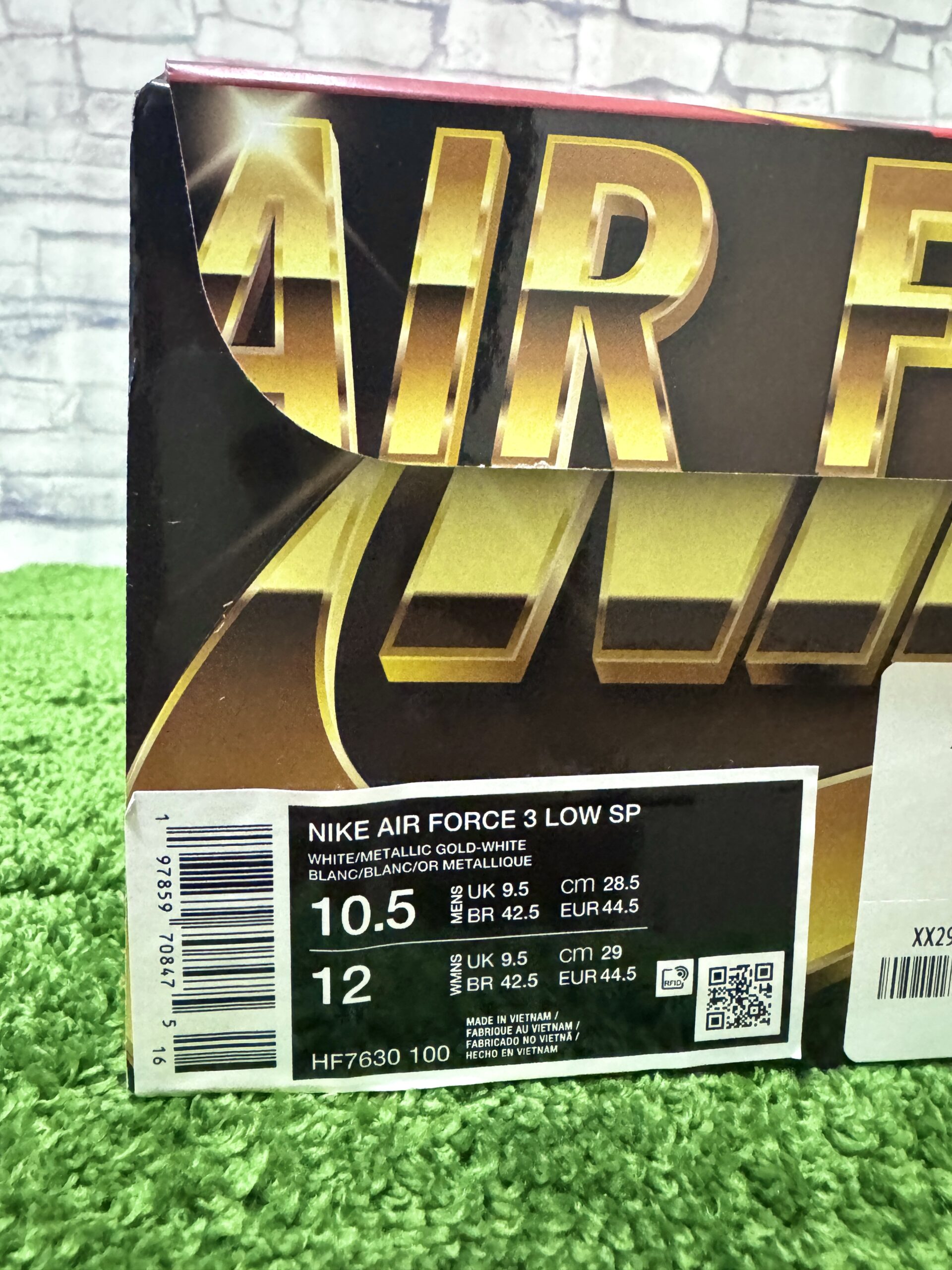 NIGO × Nike Air Force 3 Low White/Metallic Gold (Heel Logo NIGO)の外箱画像