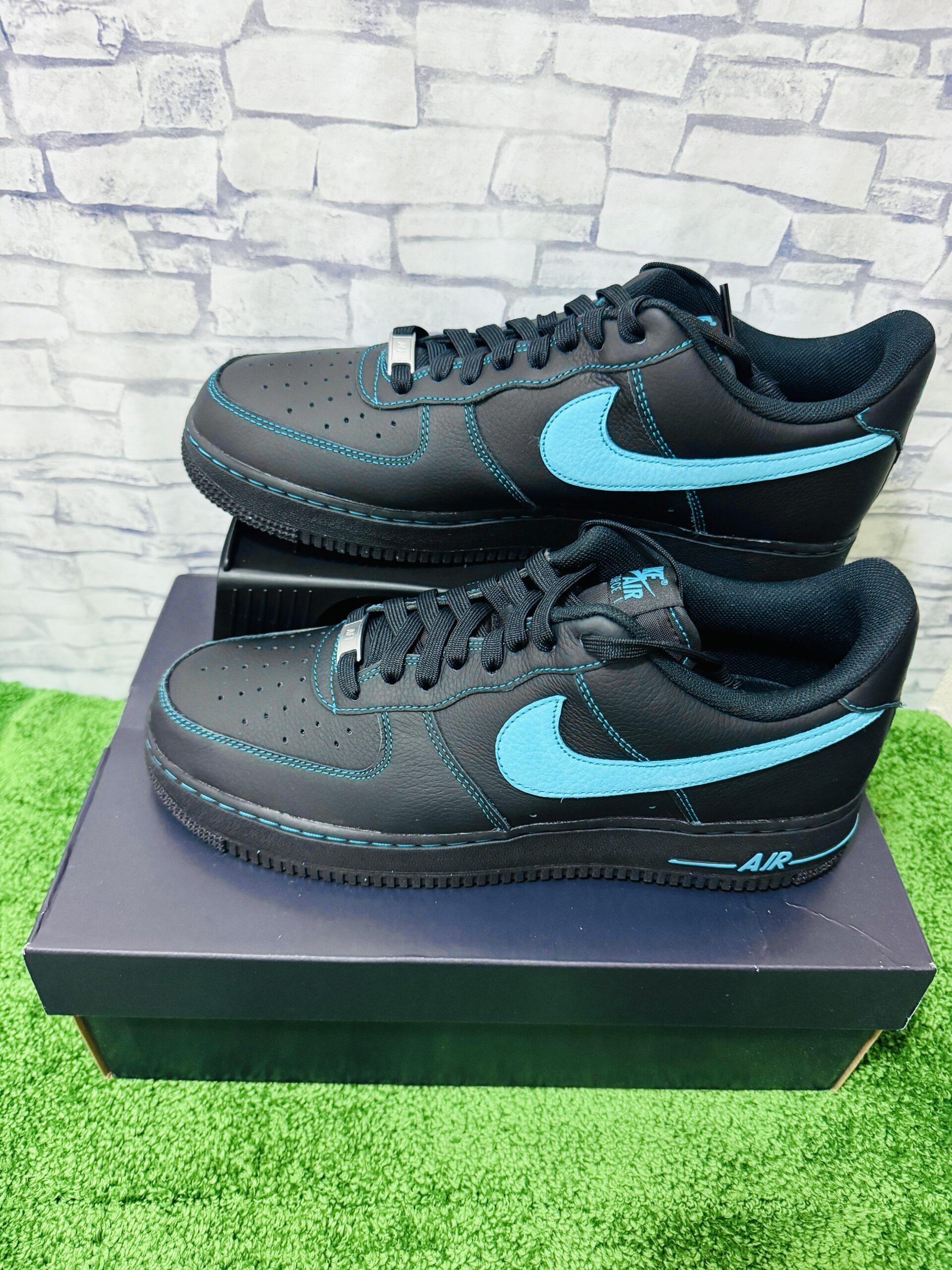 Nike Air Force 1 Low Black Tiffany(ナイキ エアフォース1 ロー ブラックティファニー)の正面画像