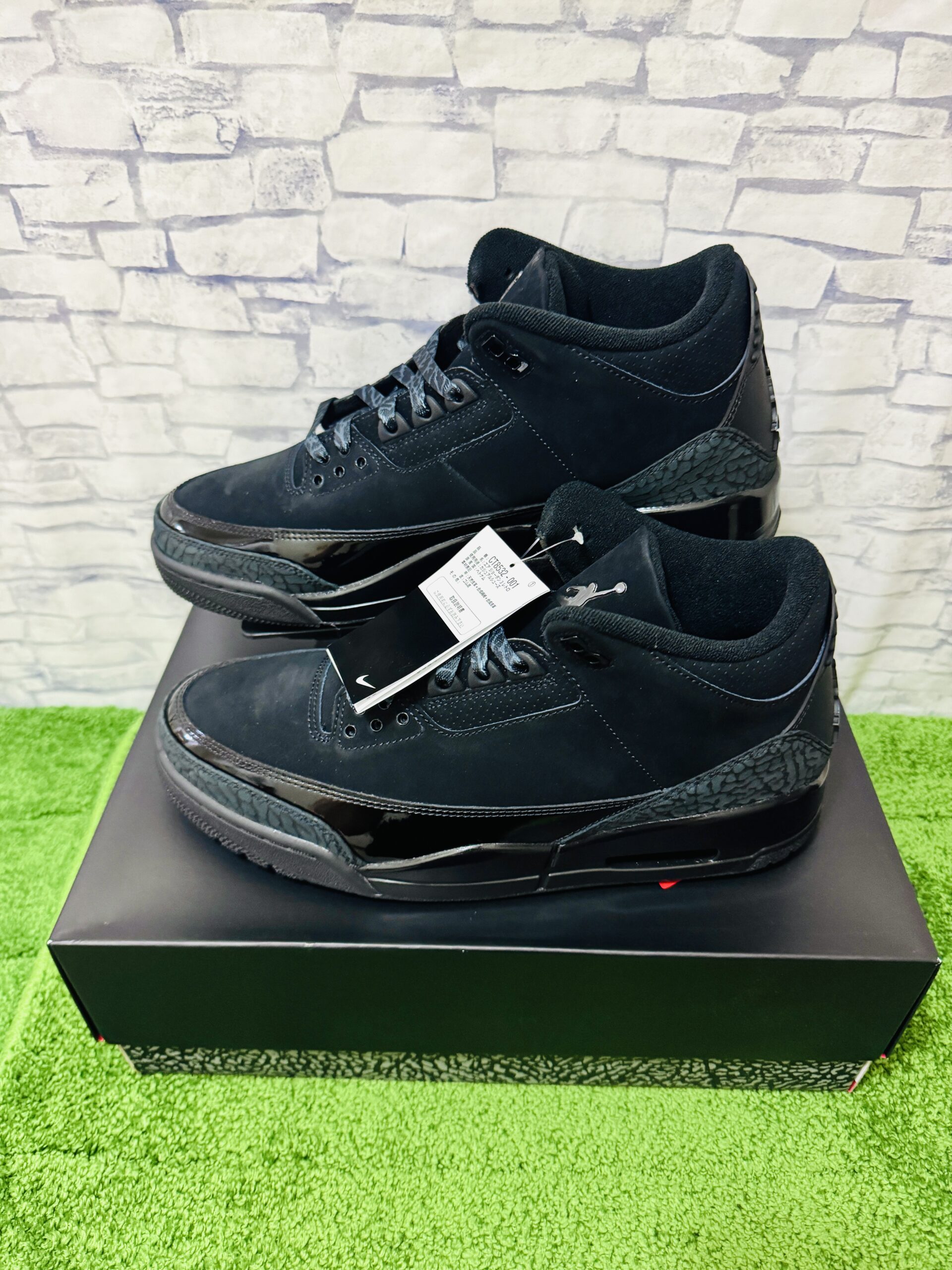 Nike Air Jordan 3 Retro Black Cat (2025)(ナイキ エアジョーダン3 レトロ ブラックキャット (2025))の正面画像