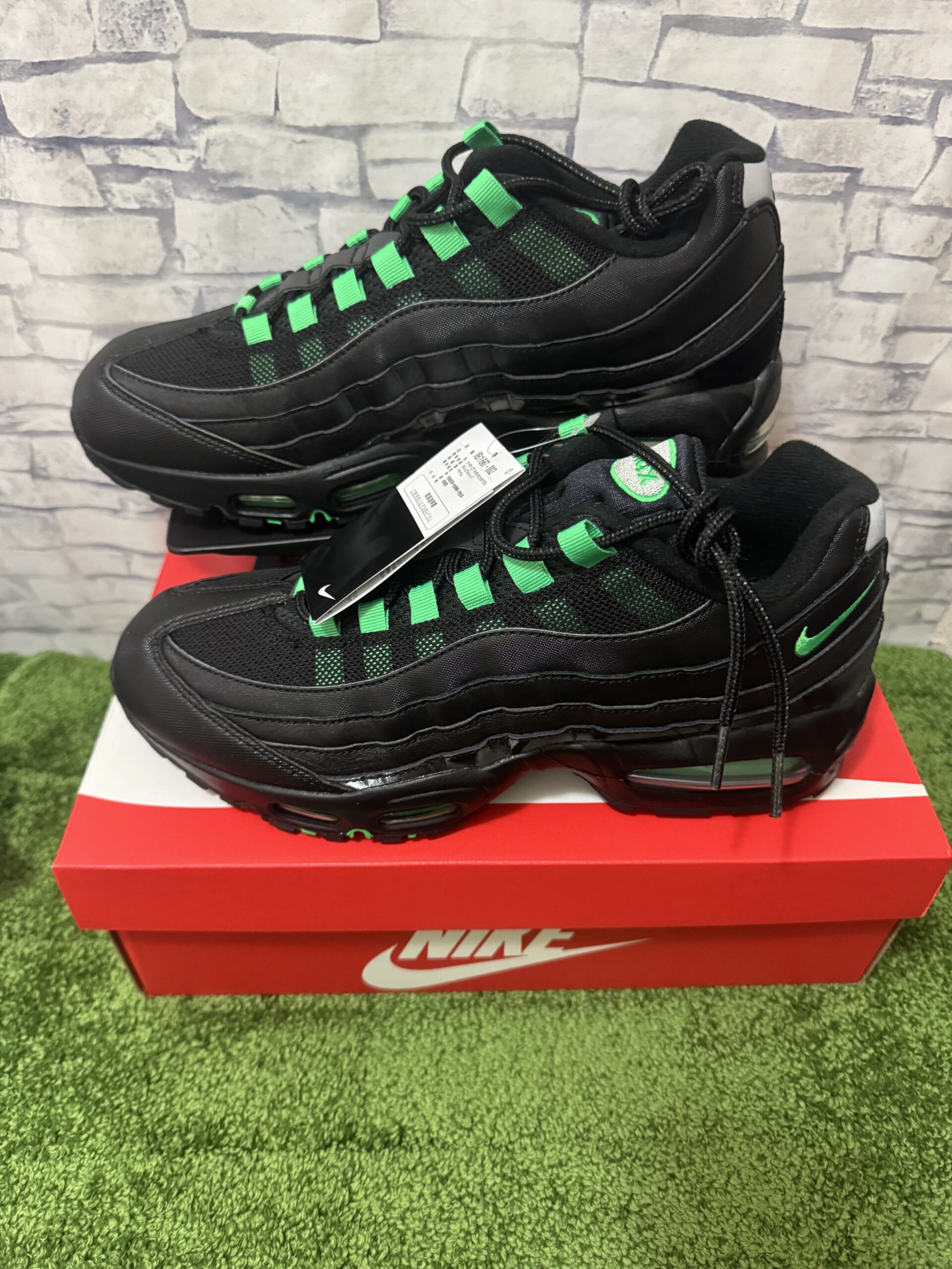 Nike Air Max 95 OG Big Bubble Green Shock(ナイキ エアマックス95 OG ビッグバブル グリーンショック)の正面画像